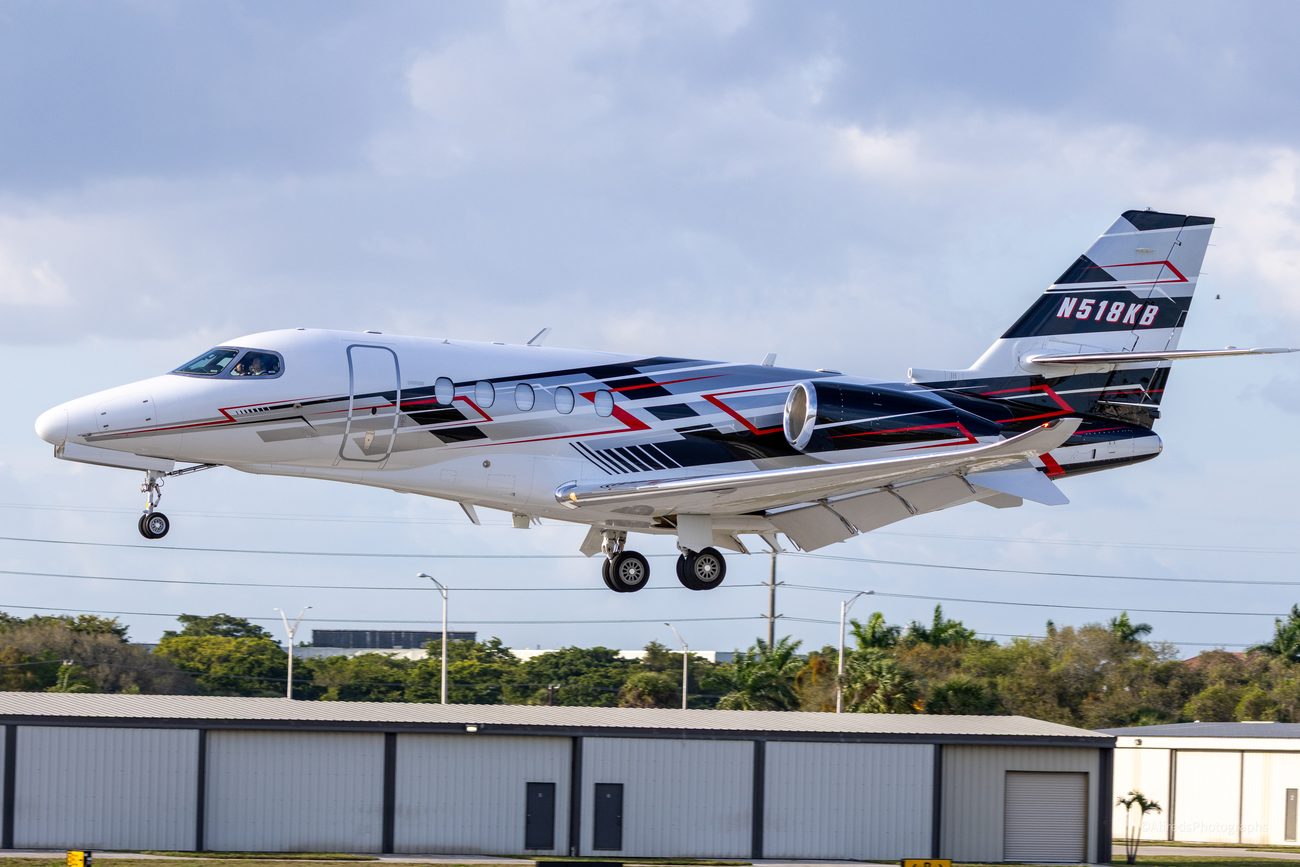 Citation, short final N518KB