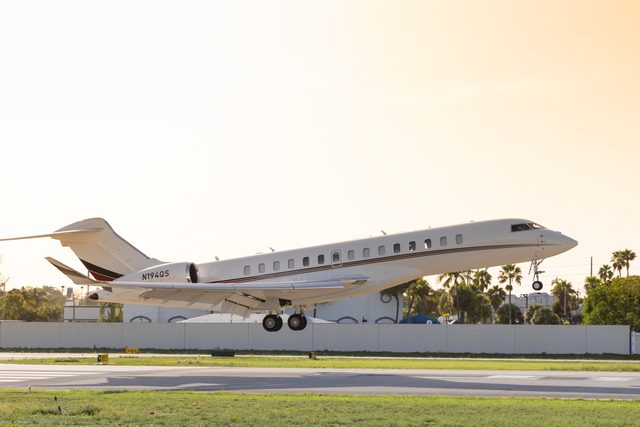 Bombardier Global 7500 / 8000 N194QS