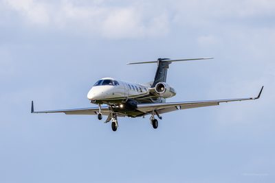 Embraer Phenom 300 N395FX