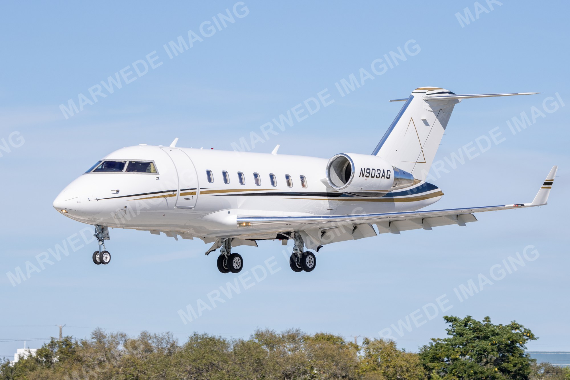 Bombardier Challenger 604 / 605 N903AG photographed at KBCT on 2026-01-03