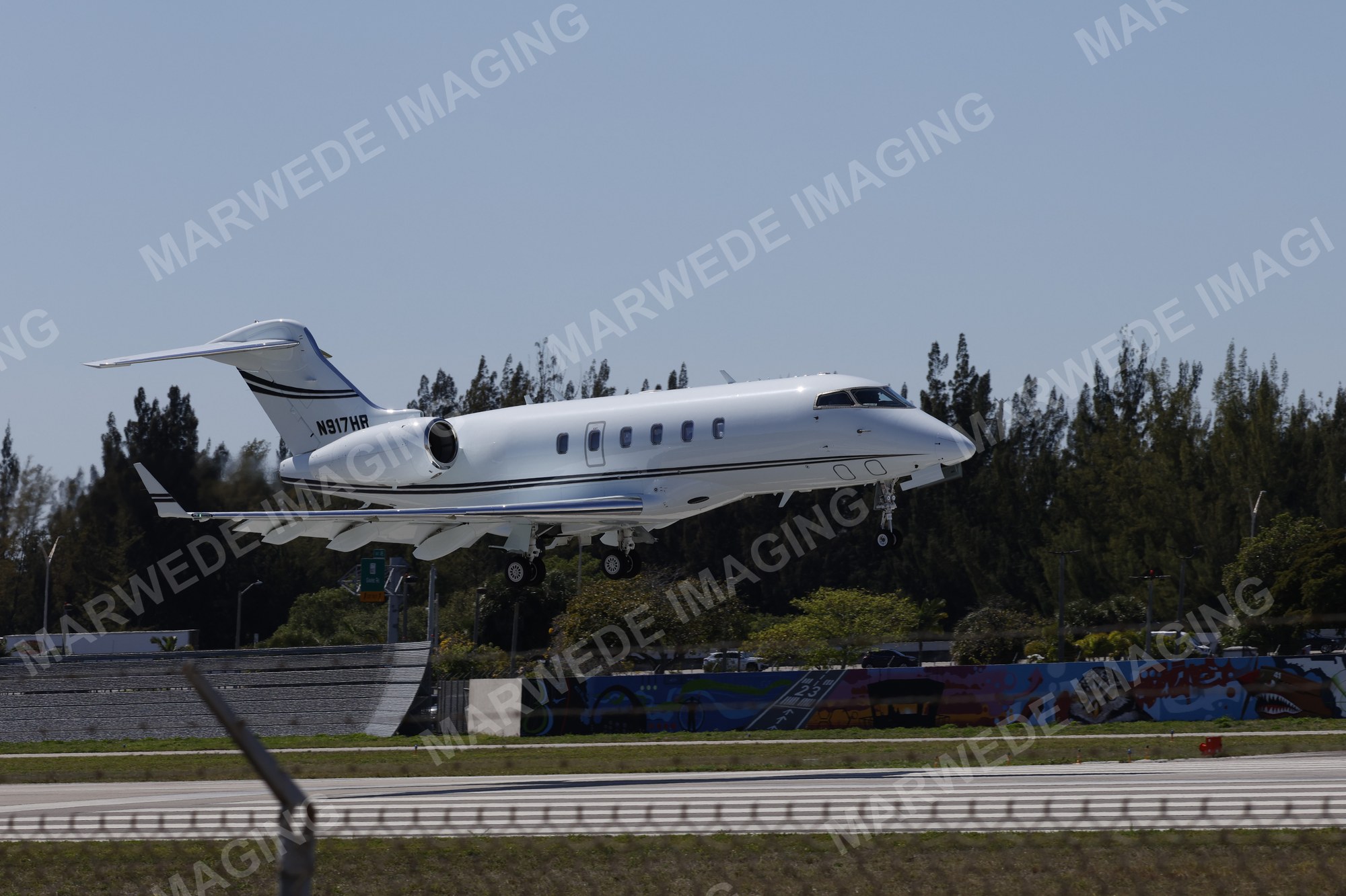 Bombardier Challenger 350 N917HR photographed at KBCT on 2026-03-22